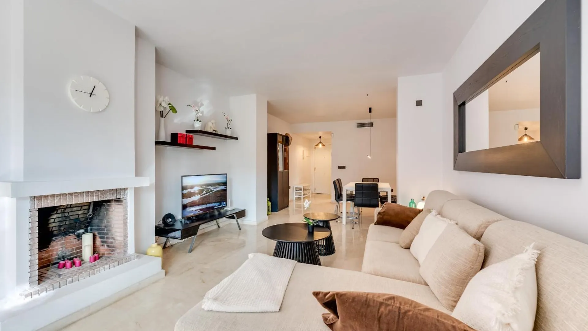 Fantastico Atico Duplex En Primera Linea De Golf Марбелья Испания