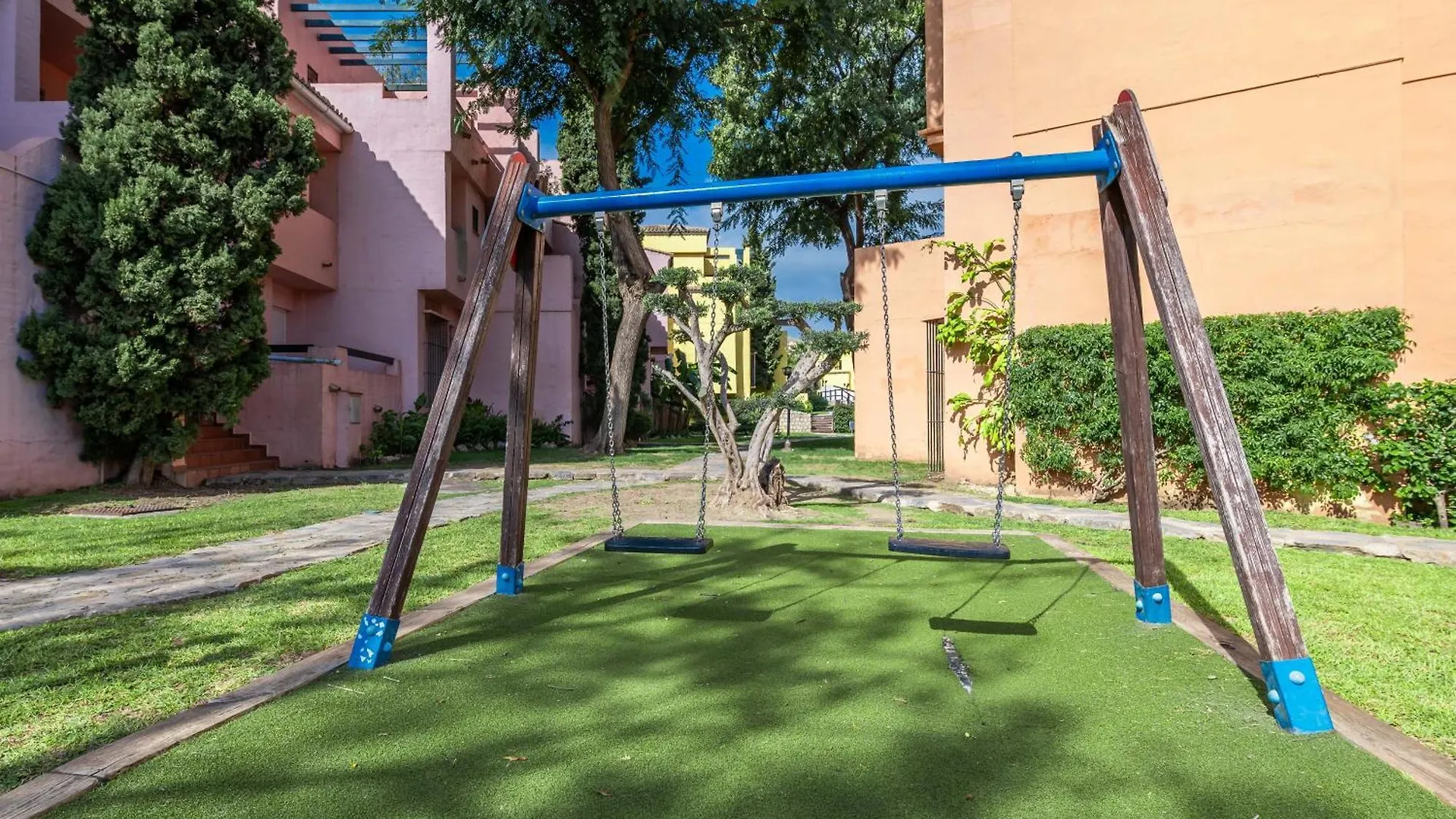 Апартаменты Fantastico Atico Duplex En Primera Linea De Golf Марбелья