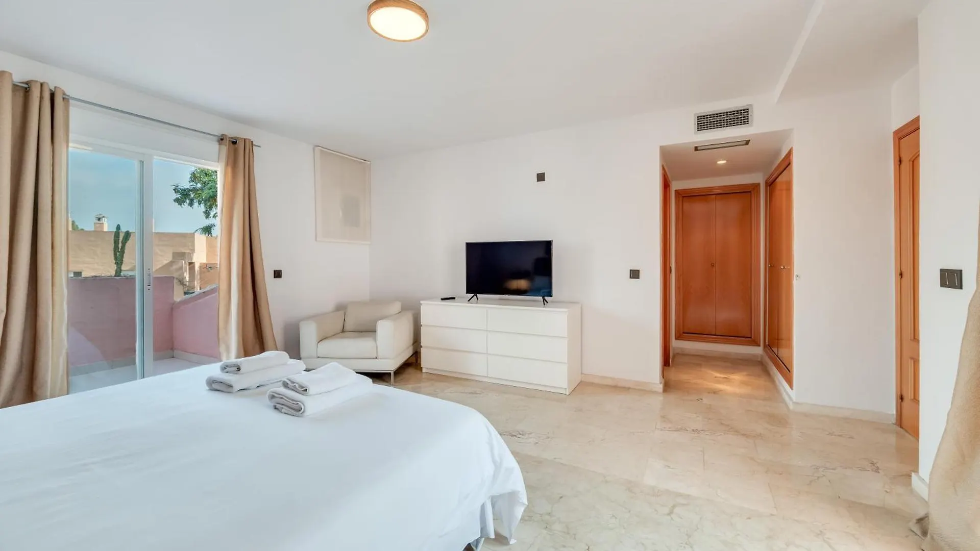 Fantastico Atico Duplex En Primera Linea De Golf Marbella Apartment