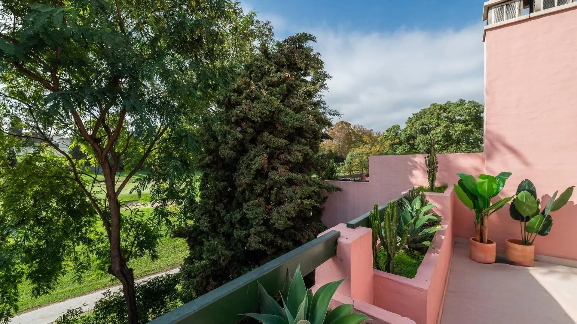 Fantastico Atico Duplex En Primera Linea De Golf Marbella Spain