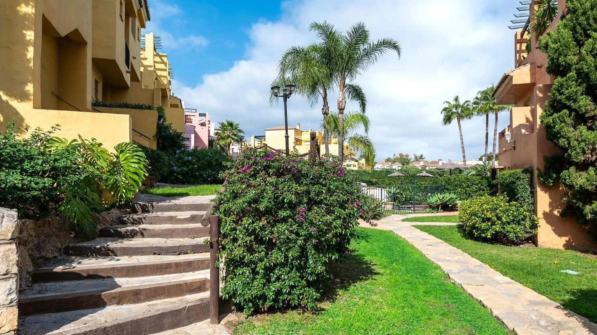 Apartment Fantastico Atico Duplex En Primera Linea De Golf Marbella Spain