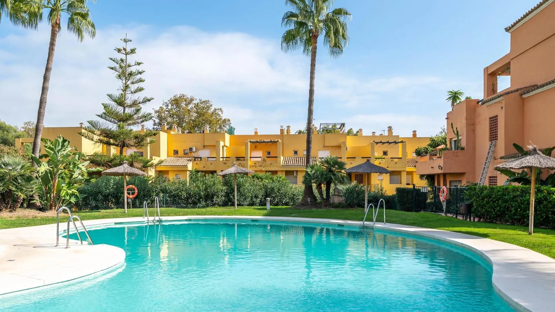 Fantastico Atico Duplex En Primera Linea De Golf Marbella Apartment